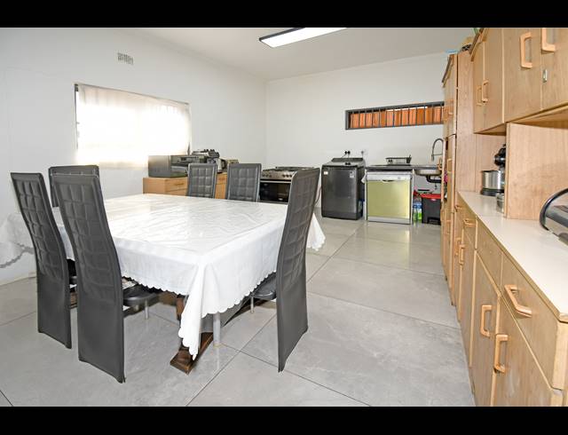 3 BEDROOM HOUSE FOR SALE IN MAYFAIR WEST